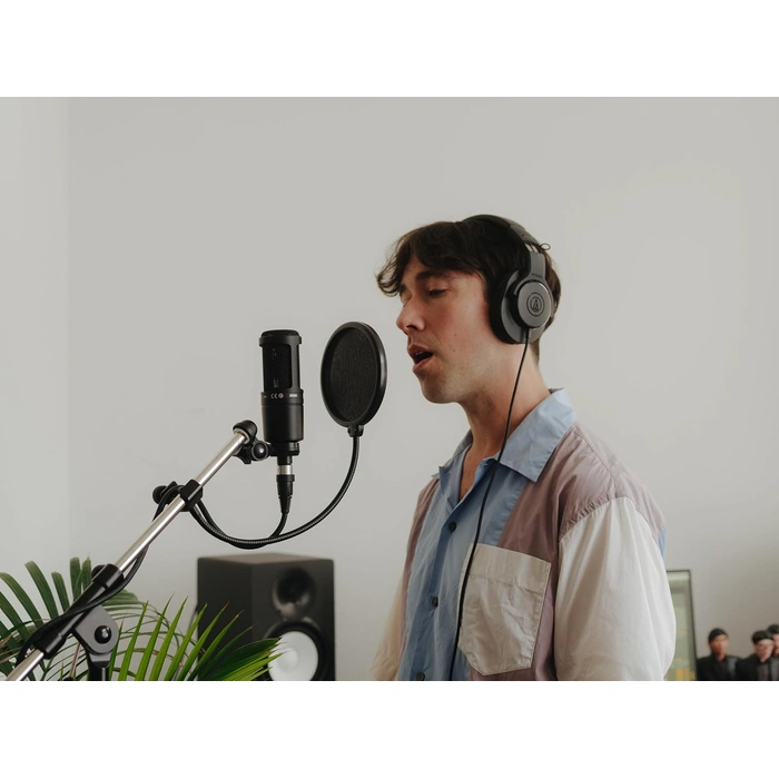 Audio-Technica AT2020 Micrófono de Condensador Cardioide XLR para Estudio y Grabación - Imagen 7